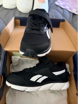 Reebok Swiftstrike 1V Athletic Toddler Shoes (size 8 toddler)