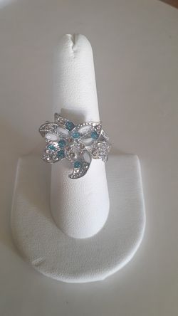 Beautiful Silver Flower Ring Size 8