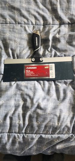 Husky Taping Knife