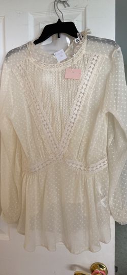 Woman’s size 10 (New) Top $15  Yonkers 10710