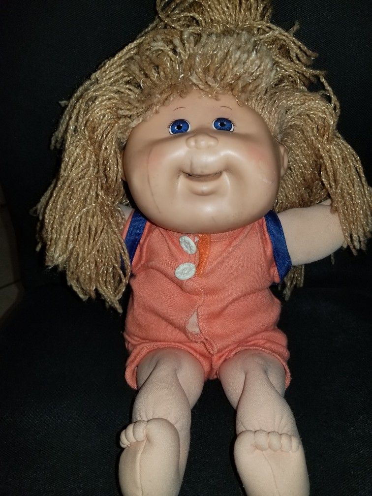 Cabbage patch snack time doll