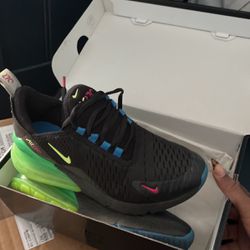 Nike 270 Size 4.5