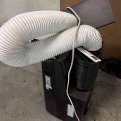 Air Conditioner! Midea Duo 14,000 BTU (Vent Kit)