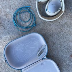 Bose Headphones - Quiet Comfort 25