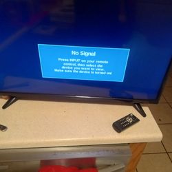 32" Insignia Smart TV 720p HD 
