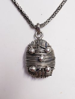 GREAT LOOKING STERLING SILVER PENDANT & CHAIN 70 GRAMS “NICE”