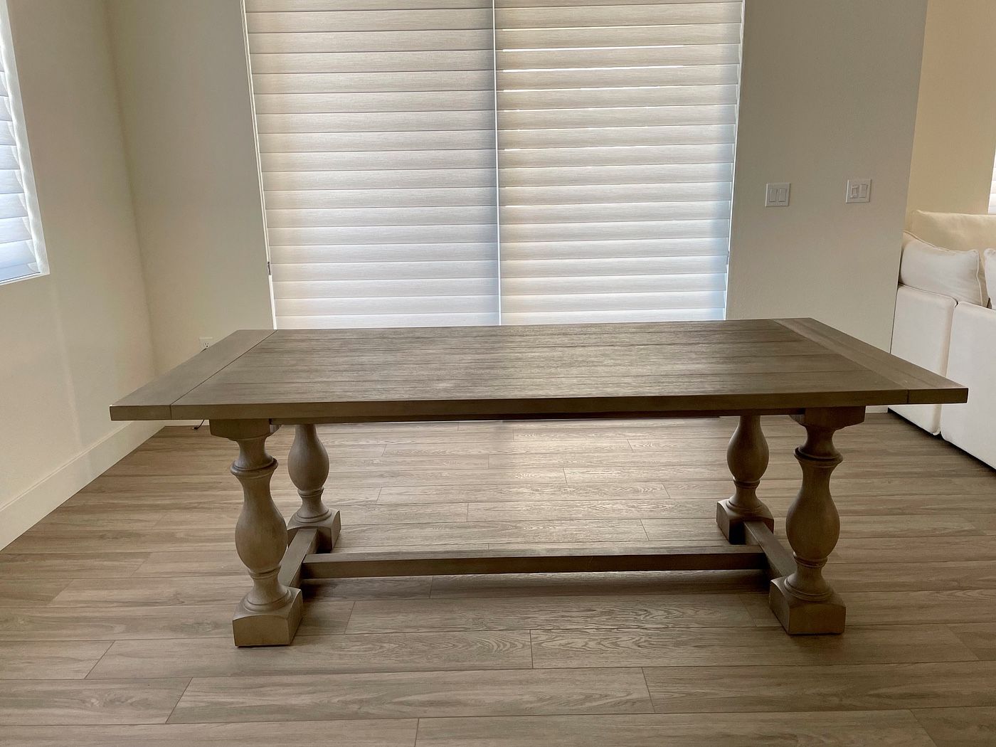 Brand New Looking Dining Table
