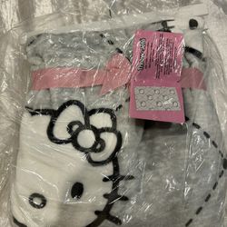 Hello Kitty Blanket 🤍