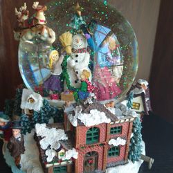 Snow-Glitter Globe Music Box