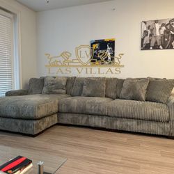 Ashley Sectional Lindyn 3 Pieces