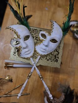 Venetian White/Gold Masquerade Mask