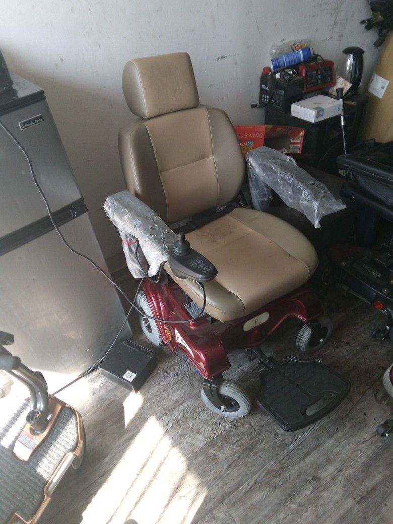 312 Liberty Electric Wheelchair 