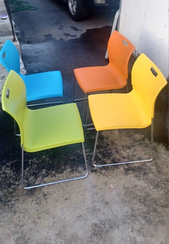 4 colored chairs
