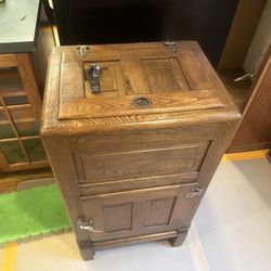 Vintage Ice Box/Refrigerator/Freezer 