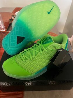 Kobe 3 “ grinch “  sz 9