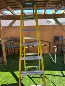 Keller Fiberglass Step Ladder