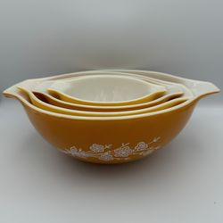 Vintage Pyrex Butterfly Gold Cinderella Nesting Bowl Set: Set of Four bowls