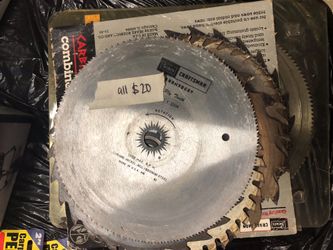 Craftsman & other circular saw blades all. Sharp.