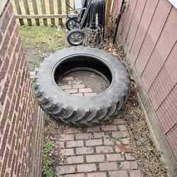 250lb Tractor Tire.  20$