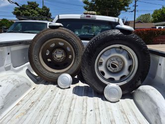 Ford 1014 original llantas y rines