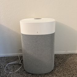 Blueair air purifier — like new (used 3×)