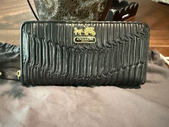 Coach Black Leather Accordion Zip Wallet