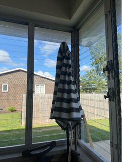 Outdoor umbrella