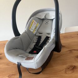 Maxi Cosi Mico Luxe Infant Seat With Base