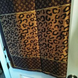 Silky scarf or shawl