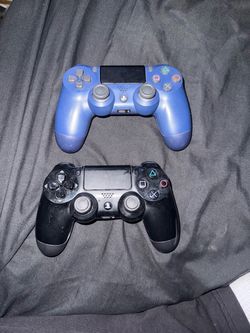 PS4 controllers