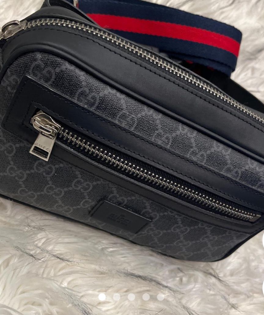 GUCCI GG BELT BAG W/ ZIP POCKET