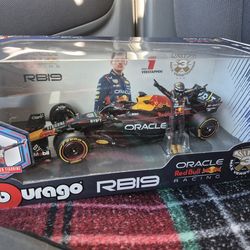 !! UNOPENED REDBULL F1 MODEL CAR !!