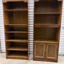 Set of 2 Bookcases/display cabinet