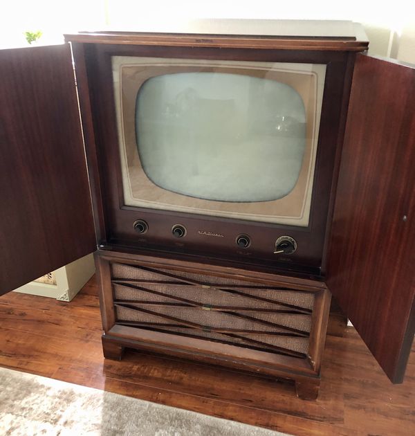 Vintage 1952 RCA Victor TV Console for Sale in Tacoma, WA - OfferUp