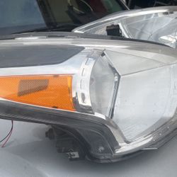 2017 Nissan Versa Head Light And Part OEM 