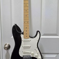 Vintage Fender Squier Stratocaster BULLET Electric Guitar Black / White