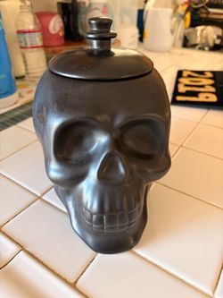 Skull cookie jar