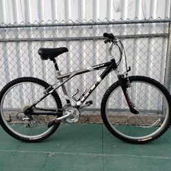 GT Timberline Mountain Bike - Ready To Ride / ALUMINUM 