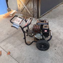 Simpson 4.0 GPM pressure washer