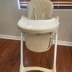 4-in-1 convertible highchair