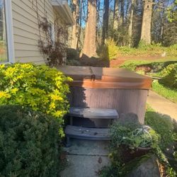 Hot Tub (Delivery + Set up)