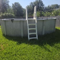 18' Hard Sided Above Ground Pool