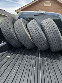 2022 Toyota Tacoma tires