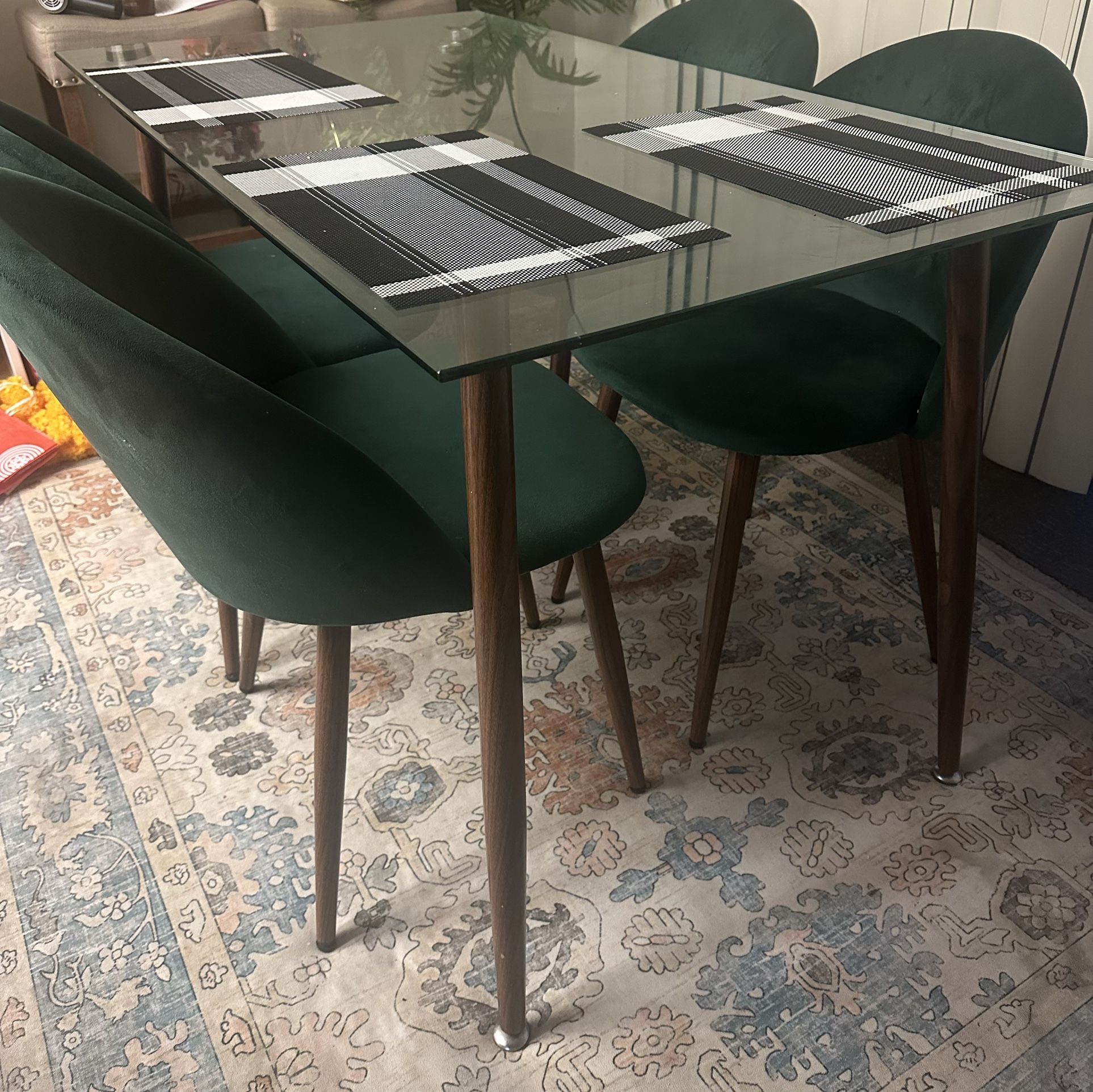 Dining table With 4 Chairs