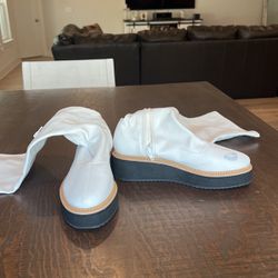 Gianni Bini White Boots Used 