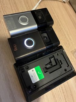 Ring Video Doorbell 4 + Ring Video Doorbell 2nd gen + Ring Solar Charger