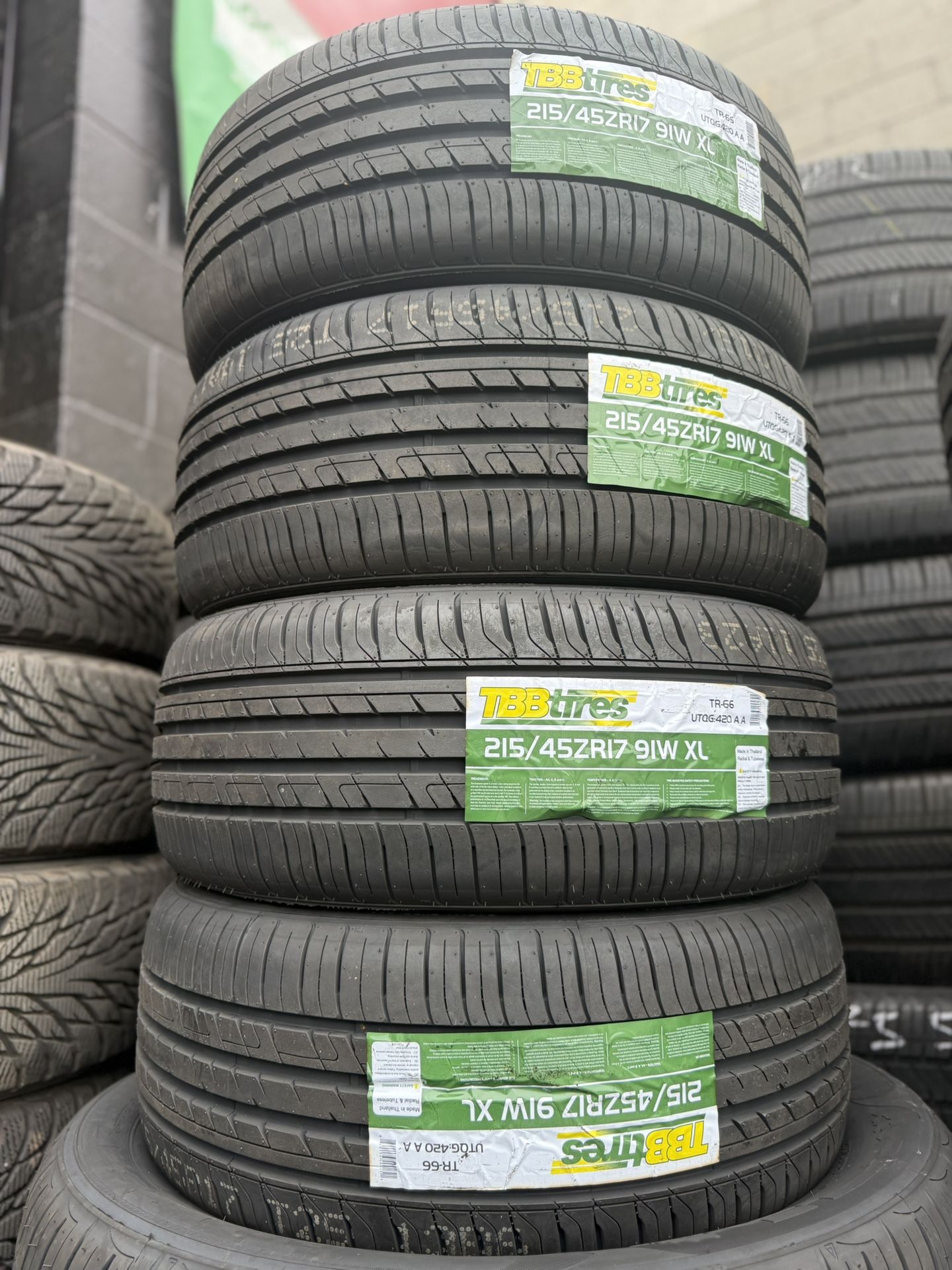 Vendo llantas nuevas 215/45/R17 Marca TBB TIRES