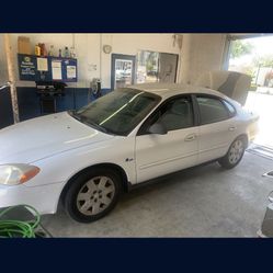 2000 Ford Taurus