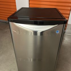 Danby DAR044A6BSLDBO Contemporary Classic 4.4 cu. ft. Stainless Steel Solid Door Reach-In Outdoor Refrigerator