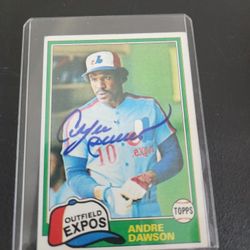 Topps 1981 Andre Dawson Autographed Card